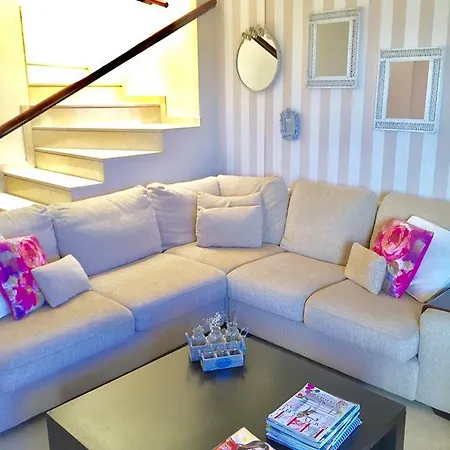 Bungalow Claudia Beachfront 度假居 *